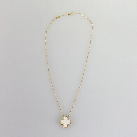 Van Cleef & Arpels Vintage Alhambra Pendant VCARA45900 Yellow gold shell Nec... - Picture 4 of 14